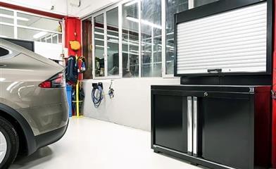 Custom made workbenches: examples of the leading car brands